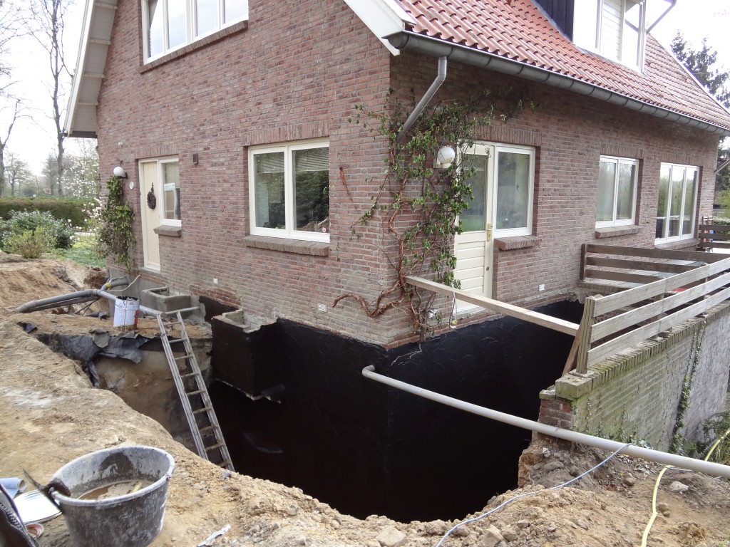 Kelder buitenzijde afdichting De Lutte